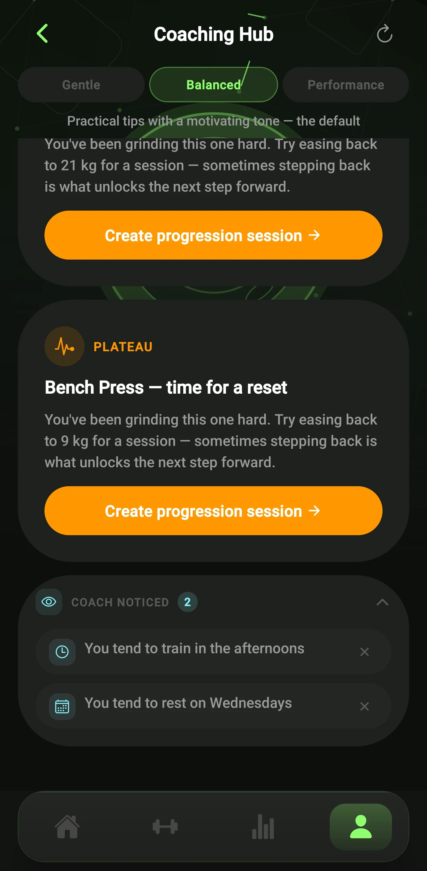 Coaching Hub — Coach Noticed patterns: "You tend to train in the afternoons" and "You tend to rest on Wednesdays"